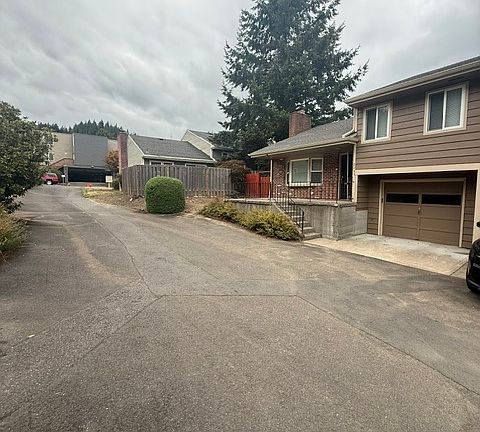 2nd image of 2083 SW Camelot Ct