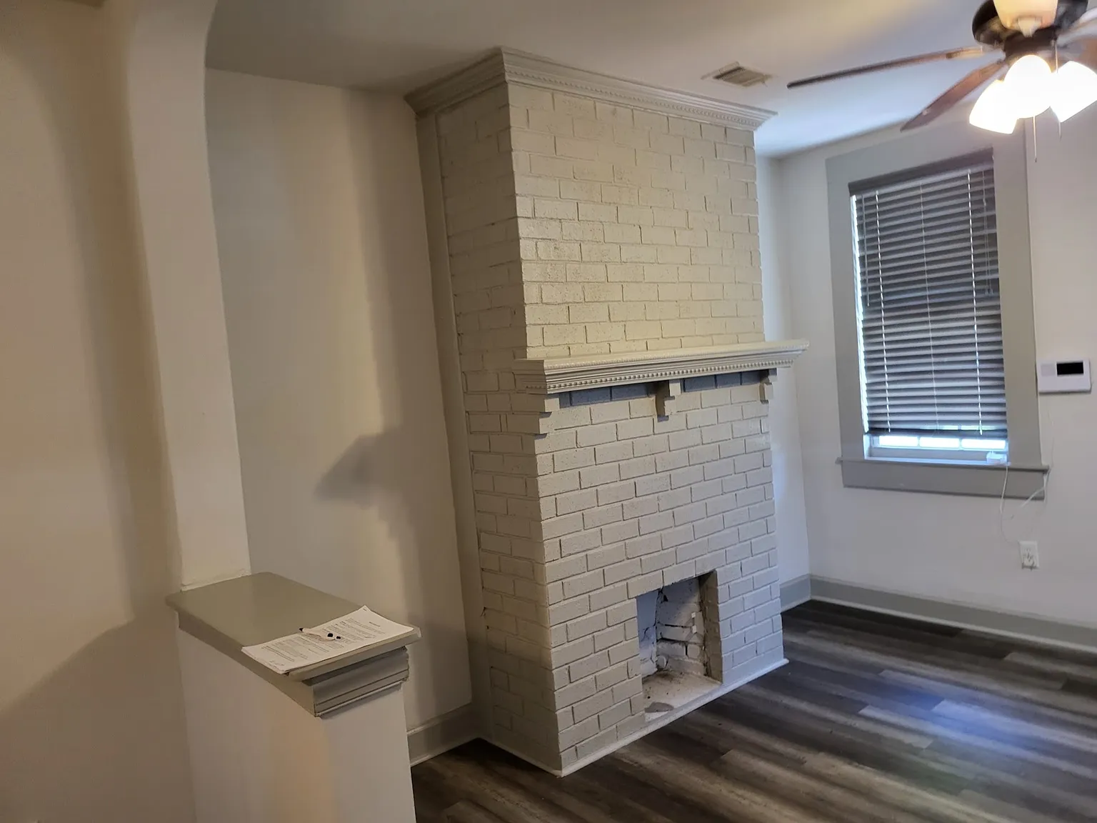 310 W Henry St — Photo 2
