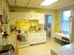 500 Centre St #1A, Newton, MA 02458