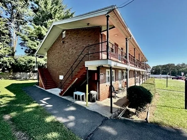 21 Dwight St, Agawam, MA