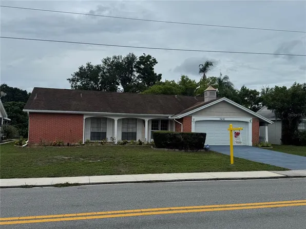 3438 Moog Rd, Holiday, FL 34691