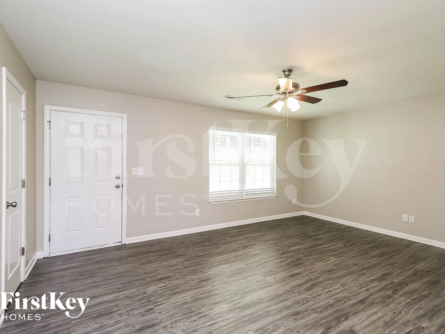 3 bed, 2.5 bath, 1647 sqft, $1,855 — Photo 3