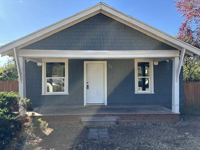 2 bed, 842 sqft, $1,550 — Photo 1