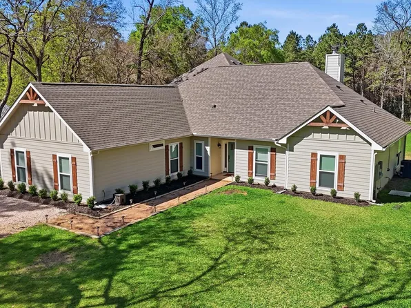 26615 S Creek Dr, Magnolia, TX 77354