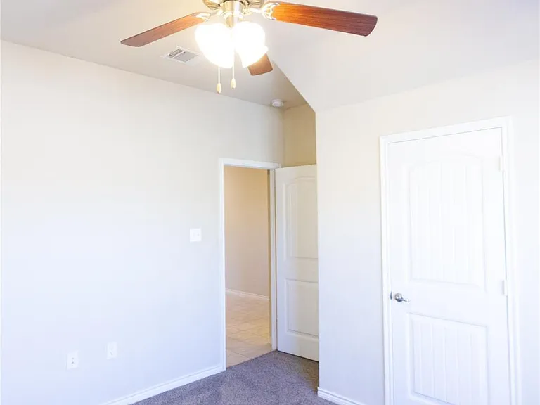 900 Lake Cypress Ln — Photo 10