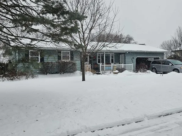 909 Farmer Ave, Tomah, WI 54660