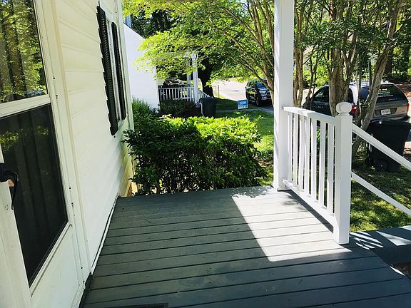 2nd image of 1617 Lovelace St