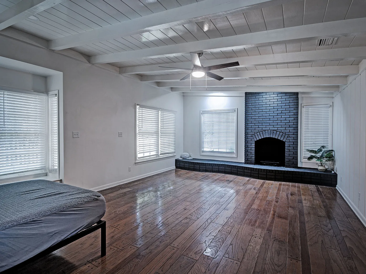6 bed, 2600 sqft, $800 — Photo 3