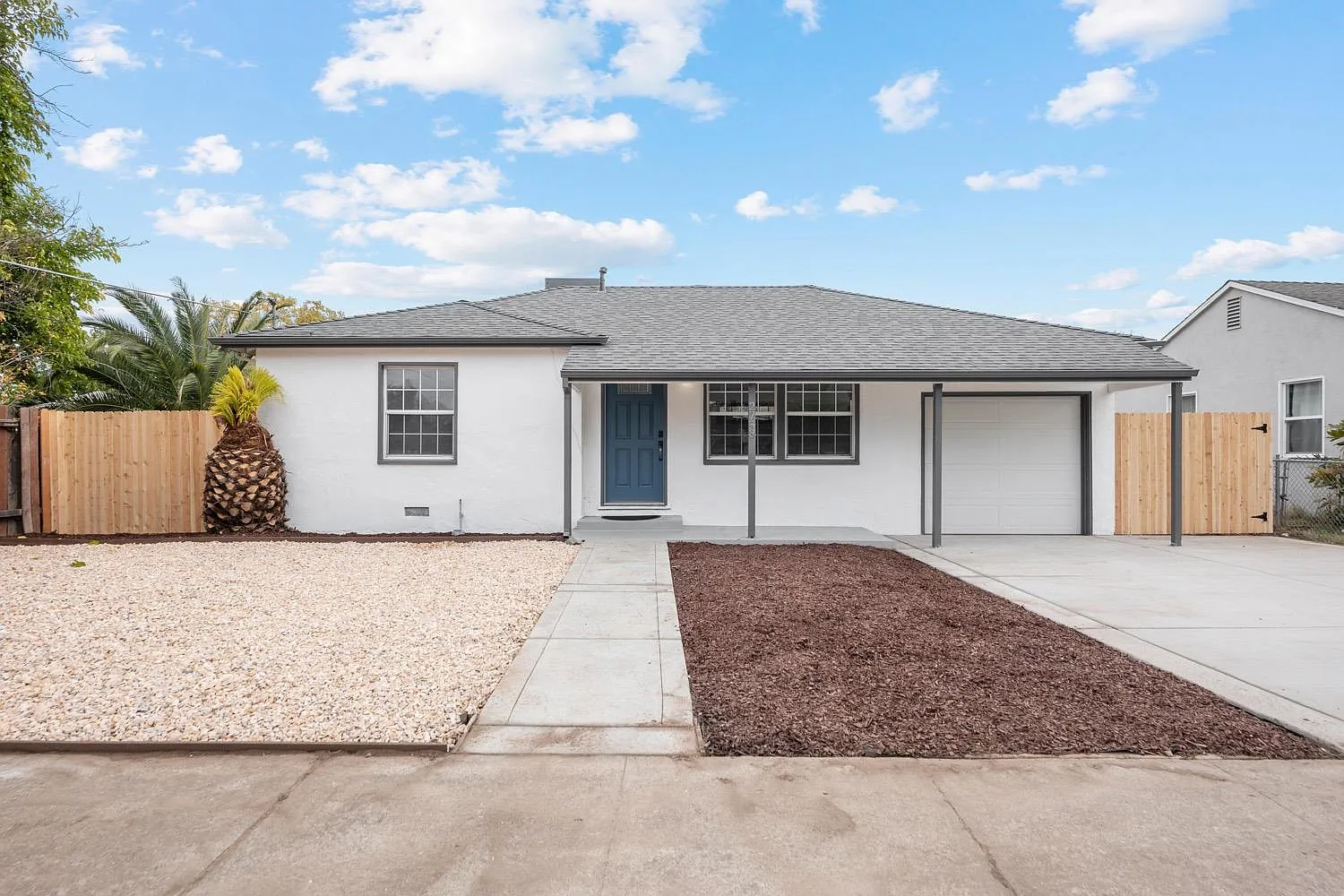 2758 Ellen St photo 1