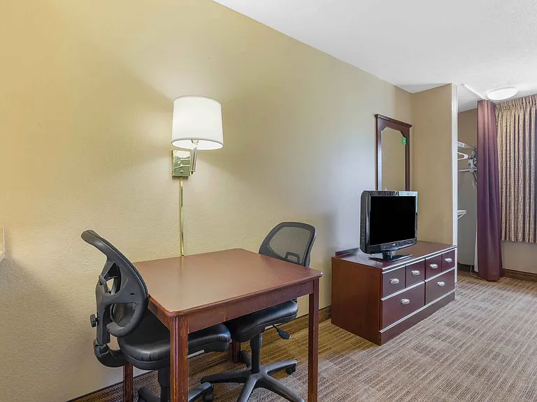 Studio Suite - 2 Queen Beds