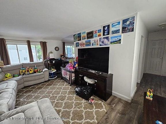 3rd image of 1306 Rockland Ave Floor 2