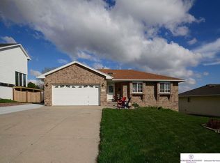 818 Bordeaux Ave, Bellevue, NE 68123