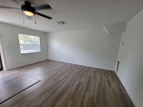 5th image of 5324 Desoto Pl APT B
