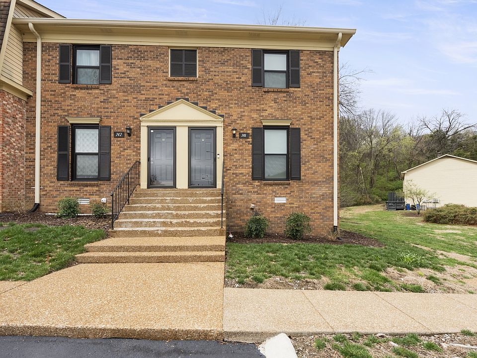 1st image of 741 Fox Ridge Dr