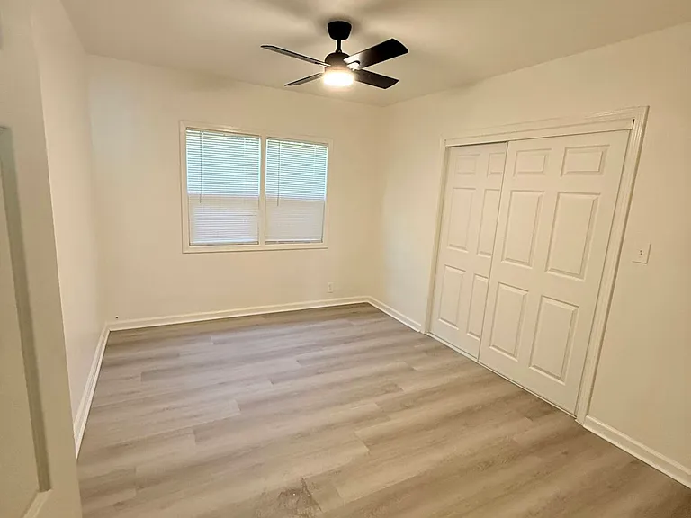 2751 E 14th St #5 — Photo 14