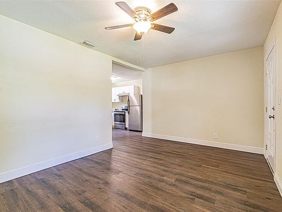 4th image of 505 E Virginia Ave #1