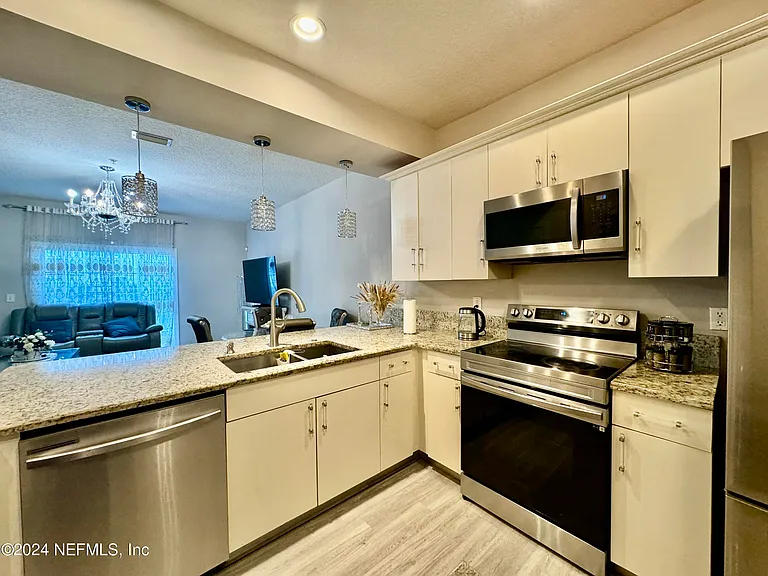 11368 Estancia Villa Dr #503 — Photo 8