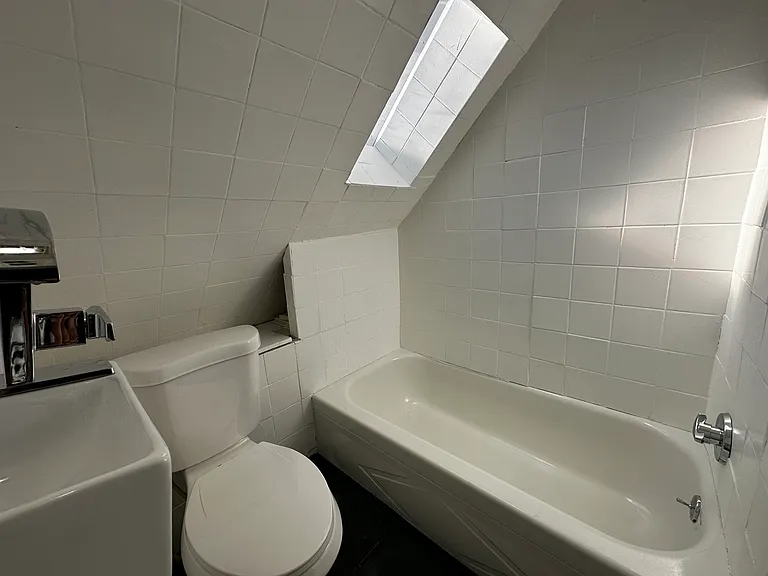 29 E Cottage St #3 — Photo 9