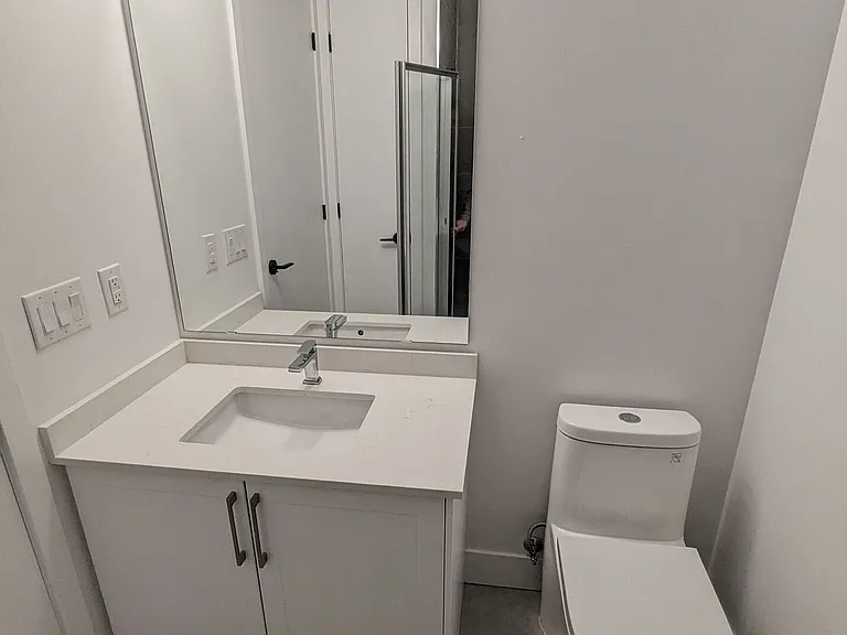2450 Old Bronte Rd #409 — Photo 4