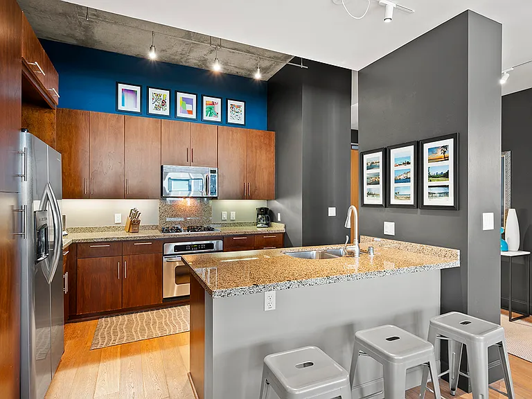 527 10th Ave #314 — Photo 14