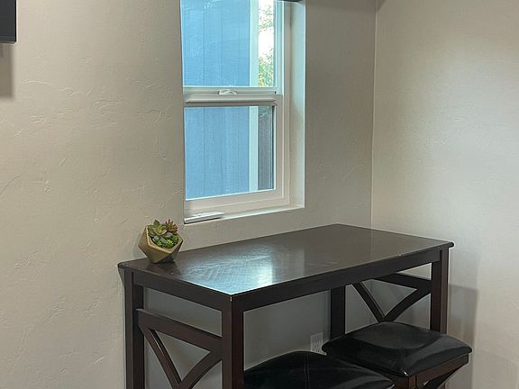 5th image of 3325 E Fairmount St #1B