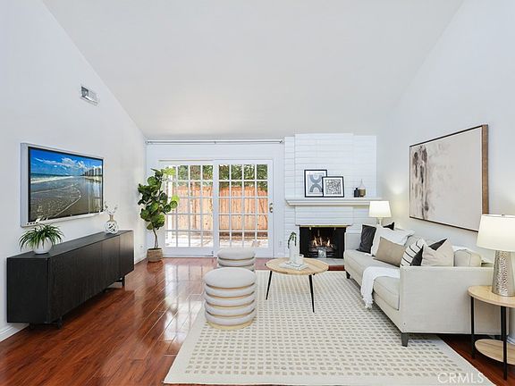 3rd image of 5282 Thorn Tree Ln