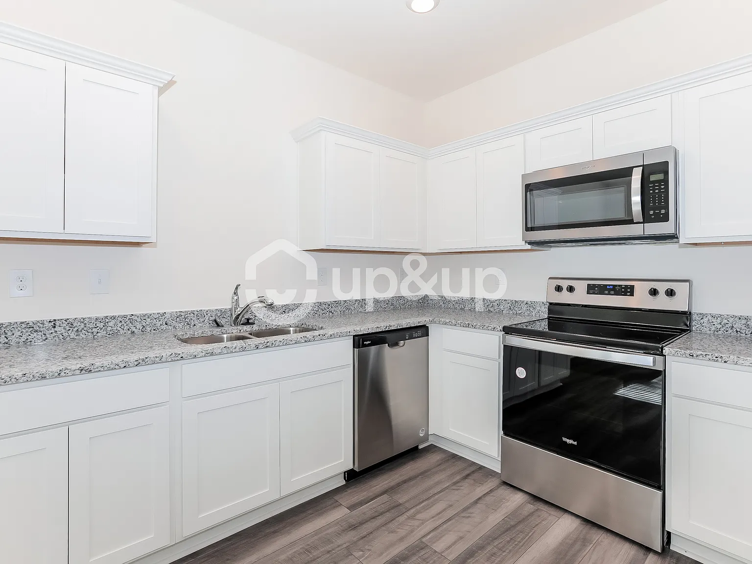 3 bed, 2.5 bath, 1421 sqft, $1,799 — Photo 4