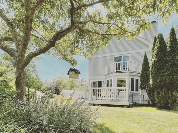 15 Hammersmith Rd Unit 33, Newport, RI 02840