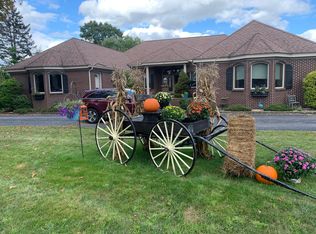 62 Fiske Hill Rd, Sturbridge, MA 01566