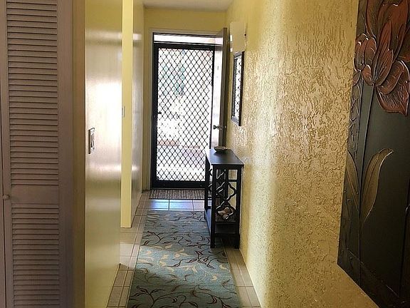 3rd image of 75-6016 Alii Dr APT 214