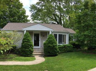 325 Elizabeth St, Saugatuck, MI 49453