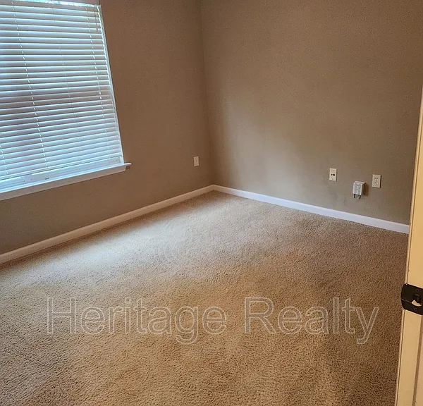 6515 Airtree Ln — Photo 12