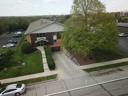 5305 N Lovers Lane Rd Photo 1