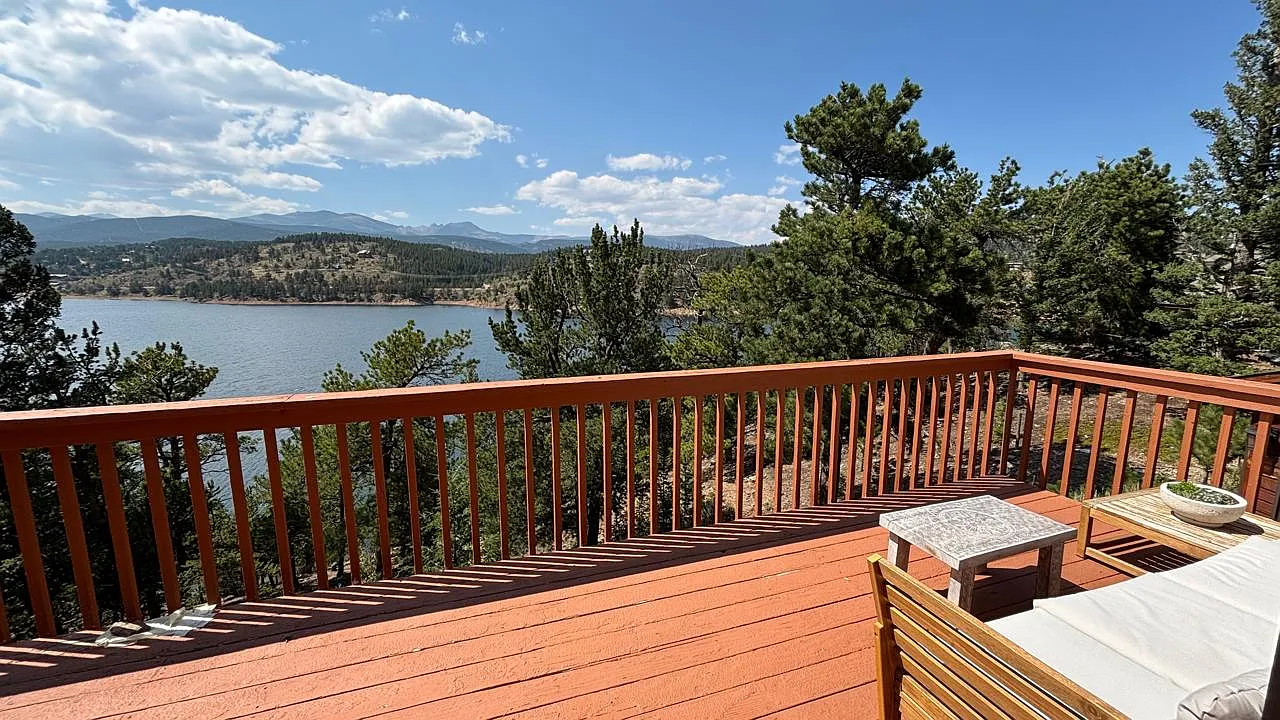 3 bed, 2720 sqft, $4,900 — Photo 2