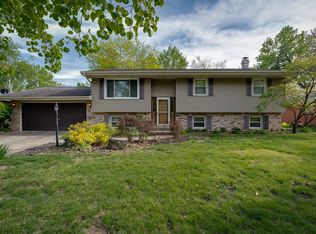 2615 Hall Ct, Bloomington, IL 61704