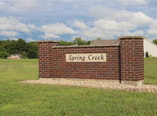 3 Spring Creek Ests, Shelbyville, IL 62565