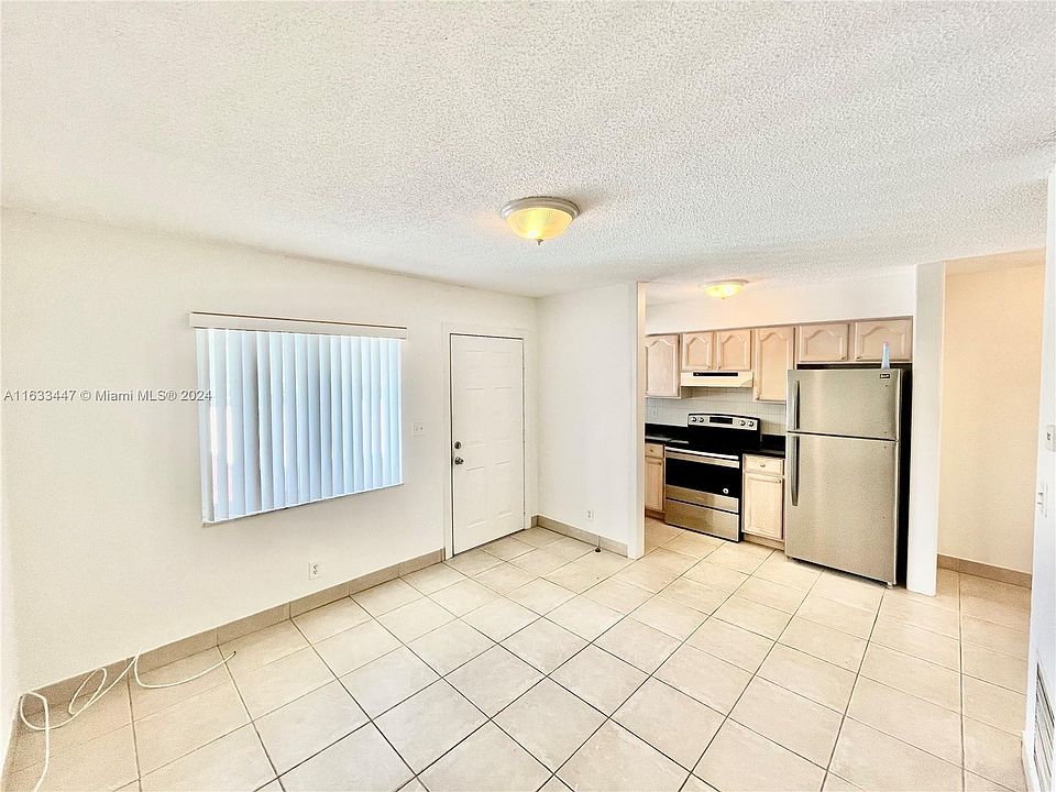 1st image of 1274 NE 40th St APT 6