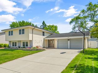 1115 Mayfield Ln, Hoffman Estates, IL 60169