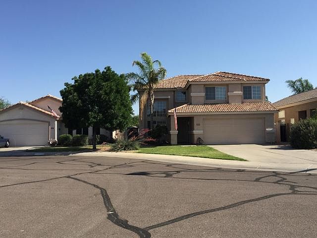 3+loft ,2.5baths, Pool, CDS,