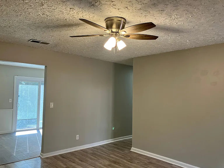 5762 Blueridge Dr — Photo 7