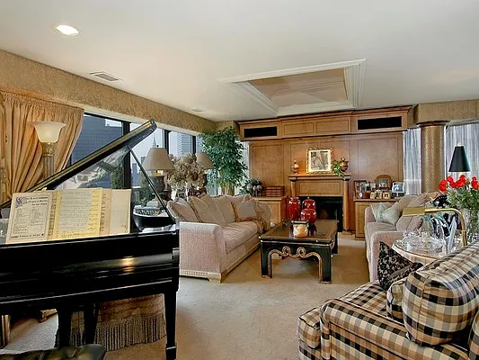 Sold by Sotheby's International Realty | media 26