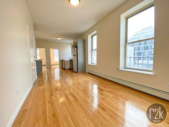 5th image of 37-09 Crescent St #2E