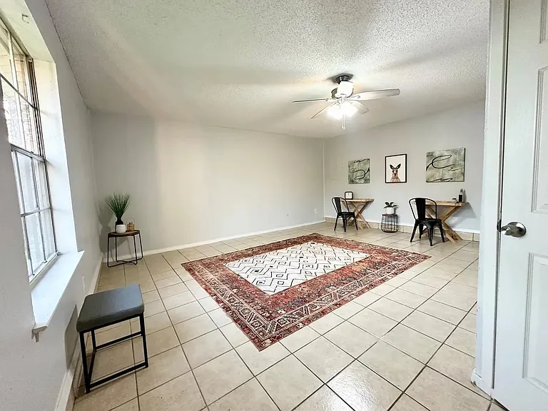 2111 Warwick Dr — Photo 14