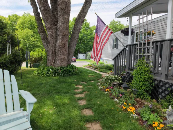45 Woodside Drive, Lisbon, ME 04250