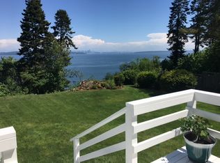 12146 Sunrise Dr NE, Bainbridge Island, WA 98110