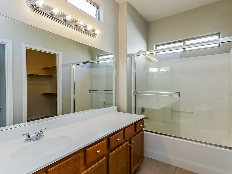 3402 N 129th Dr — Photo 11