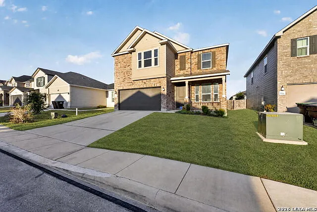 4 bed, 2.5 bath, 2909 sqft, $2,700 — Photo 2