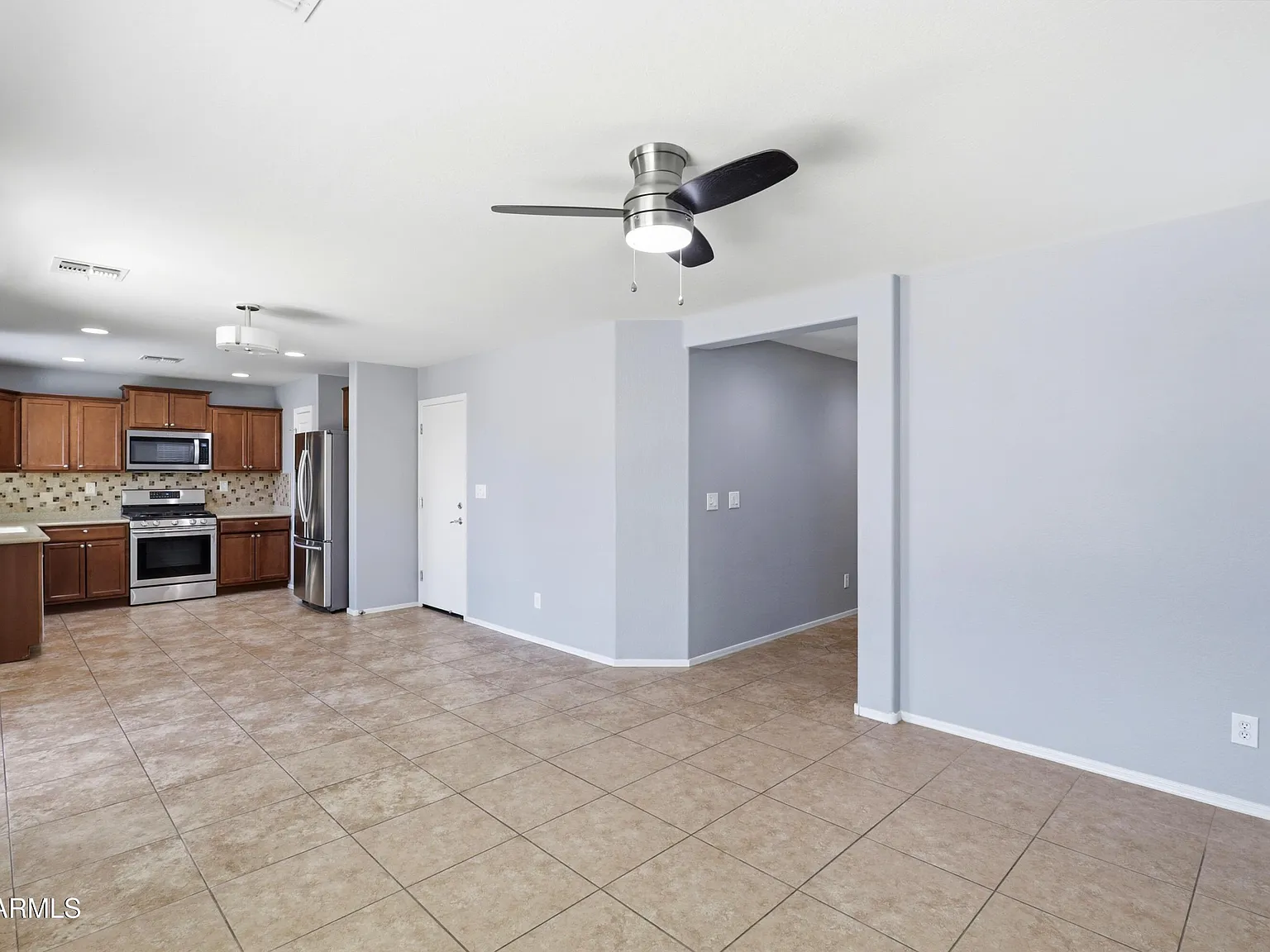3 bed, 2.5 bath, 1486 sqft, $2,300 — Photo 4