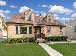 353 N Slusser St, Grayslake, IL 60030