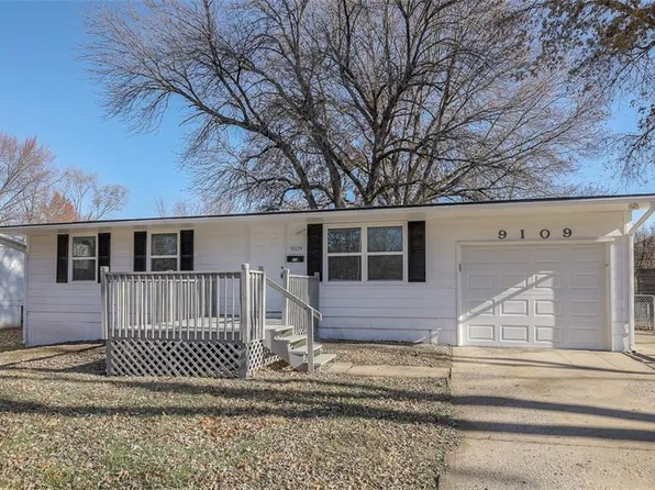 9109 Stark Ave, Kansas City, MO 64138